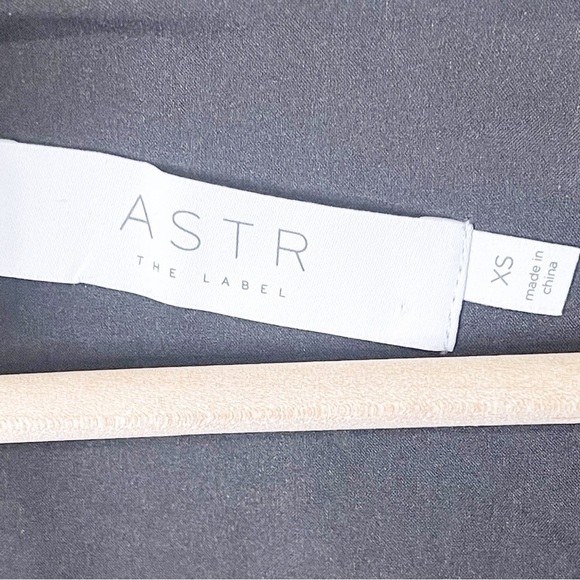 ASTR The Label Black Kimbra Floral Ruched Front Dress Size XS NWT - Picture 5 of 10